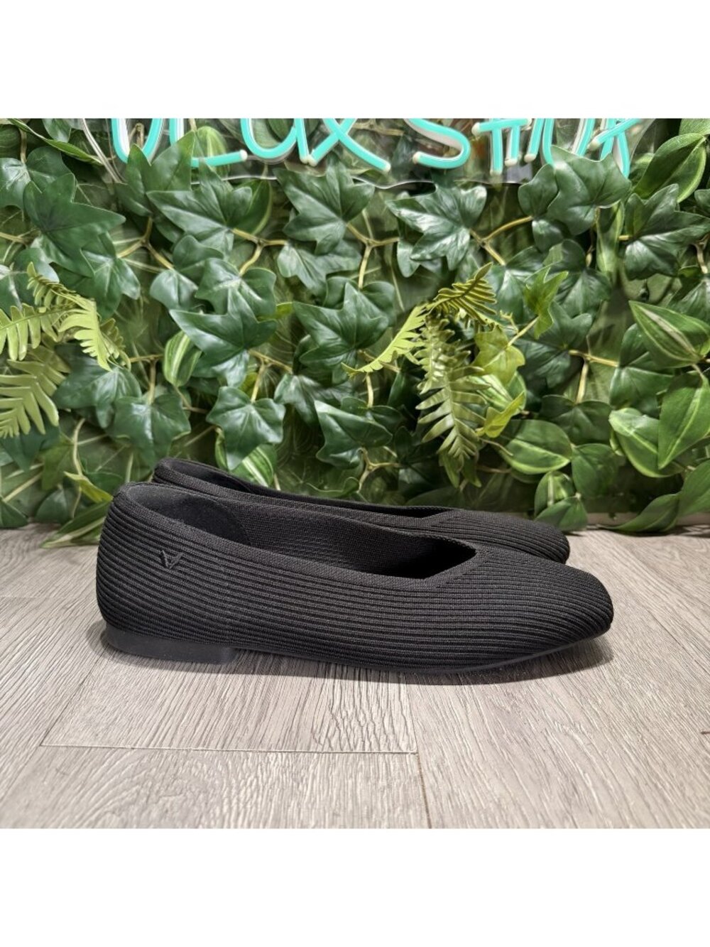 Vivaia Margot 2.0 Square-Toe V-Cut Flats Black Knit Slip On Shoes Size 40